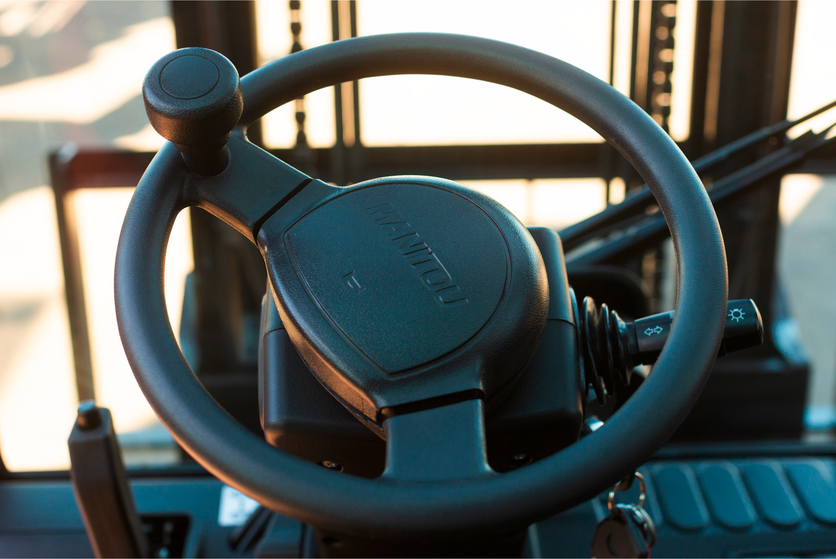 ME 320 LIFT 80V S1 - Interior
